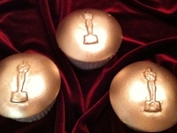 Oscar
                        cupcake decorations